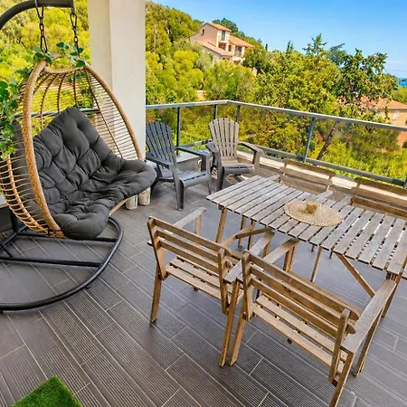 Individuelle Piscine Privee Et Toboggan Vue Degagee Proche Et Centre *